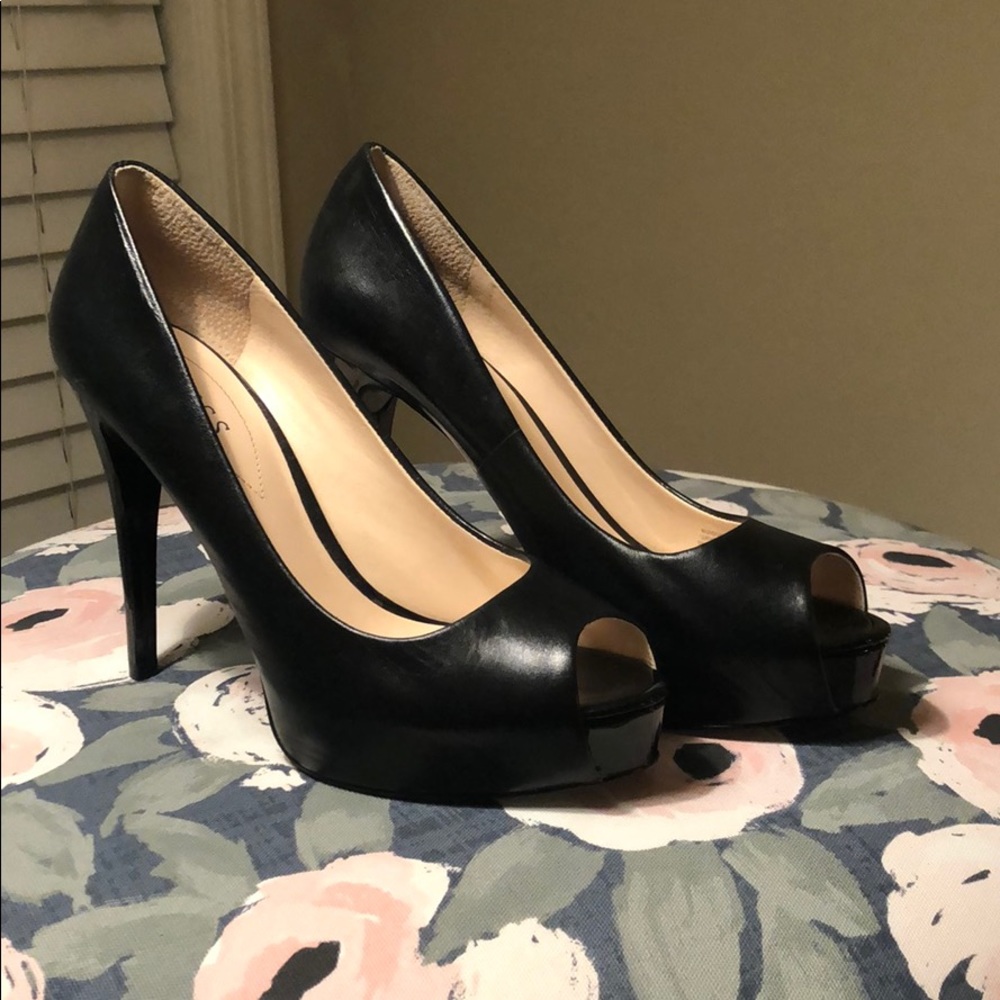 Black leather peep toes Guess high heels